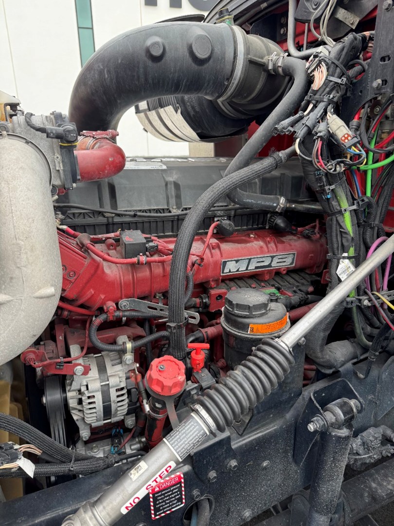 2018 MACK CXU613 - USED TRUCKS SLEEPER - image 9